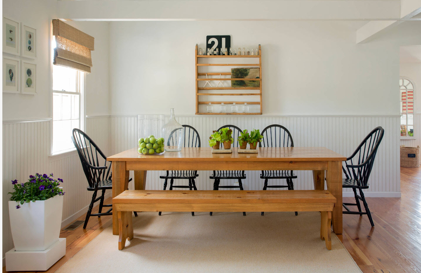 Стол и стулья для обеденной зоны: практичный и эстетичный выбор