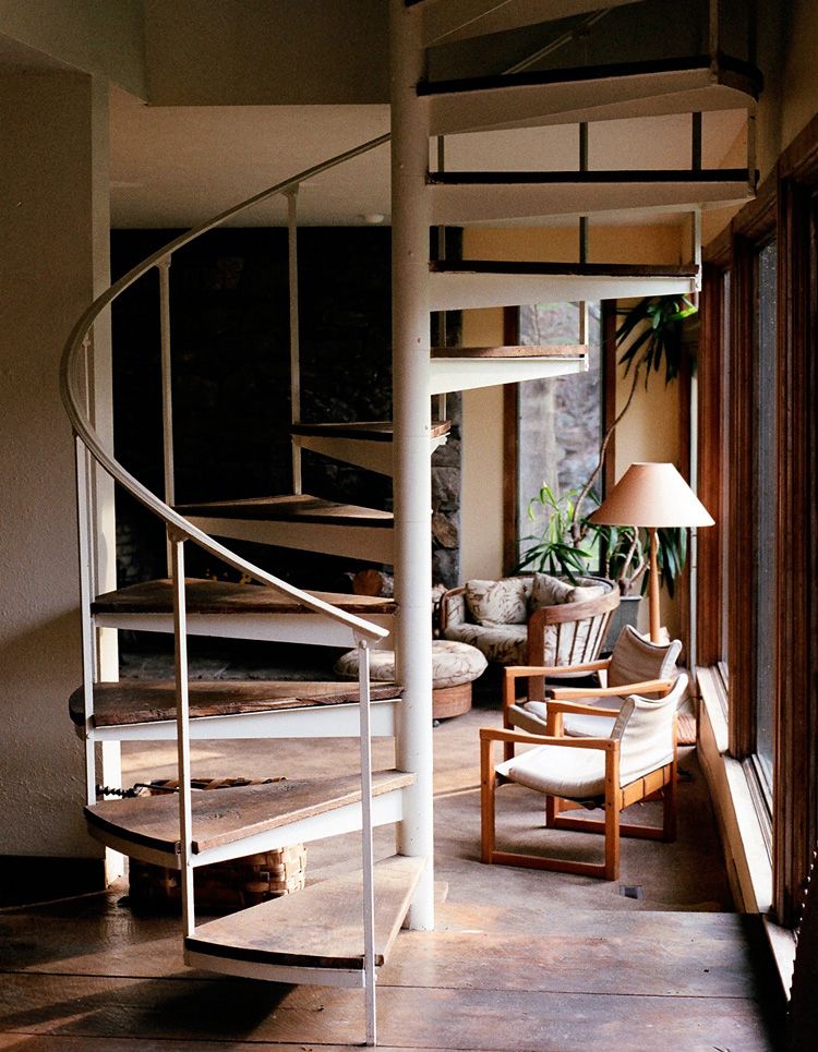 Подборка Винтовая лестница: грациозный элемент дизайна в вашем доме на фото