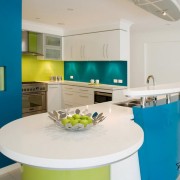 Яркая, но гармоничная кухня Яркая, но гармоничная кухня