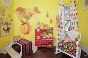 Детская комната желтого цвета