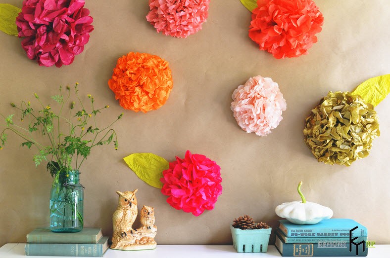 Цветы из бумаги для декора стен своими руками: как красиво украсить пустуюстену