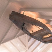Рыбацкая лодка под потолком