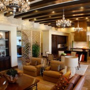 Большое пространство на нижнем этаже