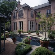 Ландшафтный дизайн с водоемом