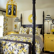 Жёлтые шторы в дизайнерской спальне
