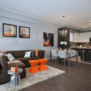 Контраст в оформлении кухни-студии