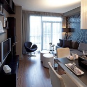 Темные тона для солидной атмосферы