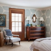 Крупные узоры на обоях