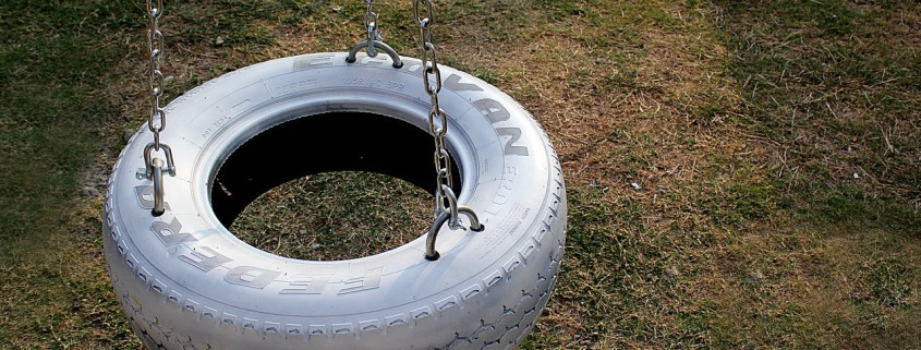 Десятый этап изготовления качелей