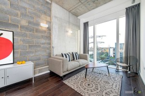 Кирпич в интерьере помещения