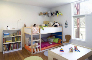 Мягкие игрушки в детской