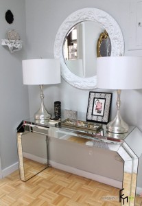 Круглая лепная рама для зеркала