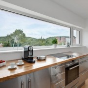 Панорамное окно на кухне