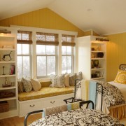 Горчичные стены в детской Горчичные стены в детской