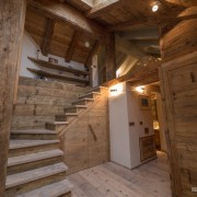 Деревянная лестница без перил