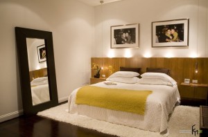 Подсветка у изголовья кровати