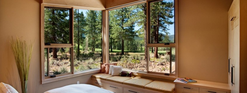 Угловые окна в интерьере: идеи с фото