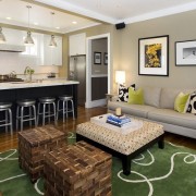 Эффектное сочетание цветов на кухне-студии