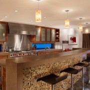 Оформление мозаикой барной стойки