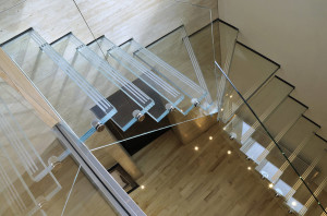 Стеклянная лестница фото в интерьере
