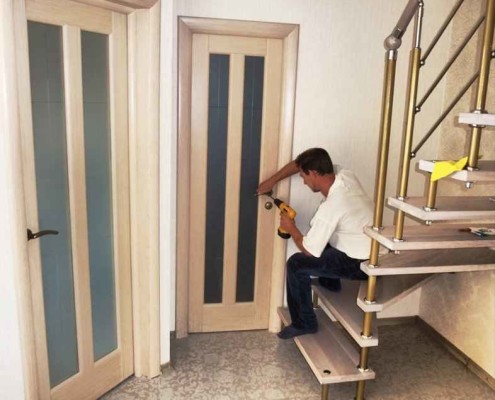 Установка межкомнатных дверей своими руками