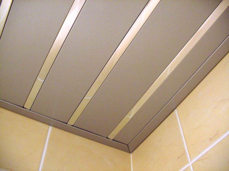 Реечный металлический потолок | Ремонт без проблем