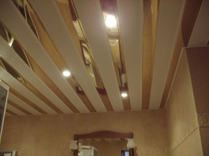 Реечный потолок для дома