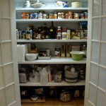 Идеи для обустройства кладовки на фото