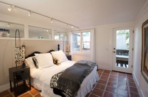 Отделка плиткой в спальне