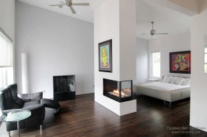 Спальня с камином