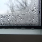 Почему плачут пластиковые окна?