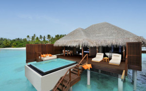 Отель с бунгало на воде