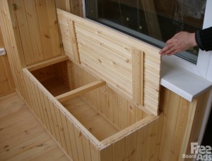 Необычный комод на балконе