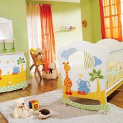 Разноцветная комната для малыша