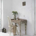 Стол и стул для интерьере в стиле винтаж Стол и стул для интерьере в стиле винтаж