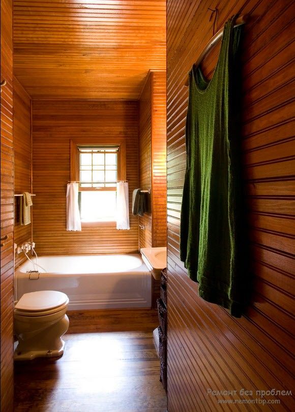 Красивая деревянная ванная комната