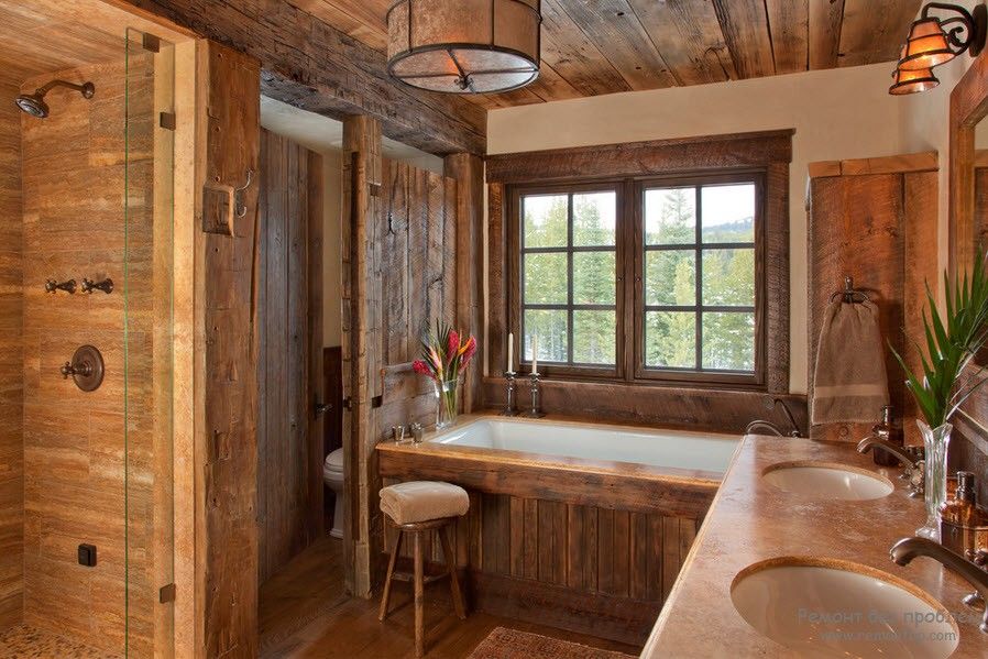 Полное деревянное оформление ванной комнаты