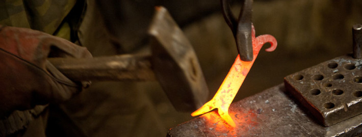 Кованые артефакты или кузнечное мастерство в интерьере