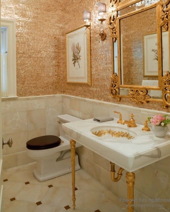 Интерьер ванной комнаты в золотом цвете