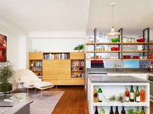 Интерьер гостиной, совмещенной с кухней