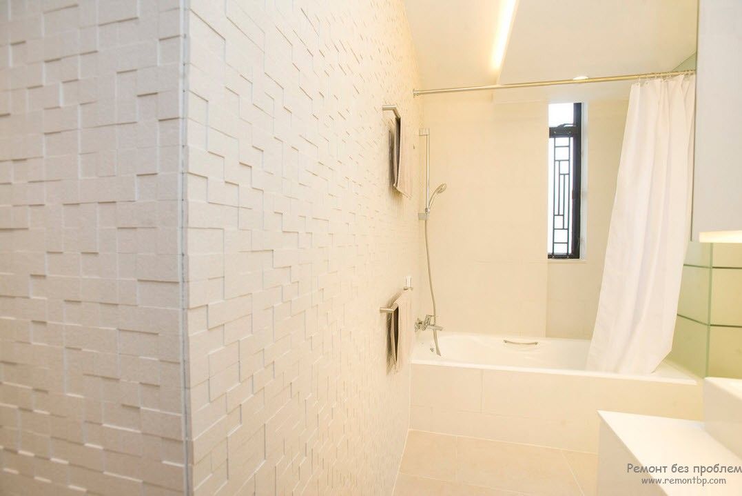 Використання одного світлого тону для обробки ванної кімнати у стилі мінімалізм