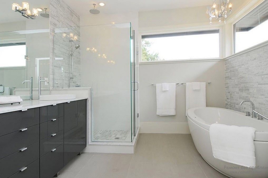 Ванна кімната в сучасному класичному стилі