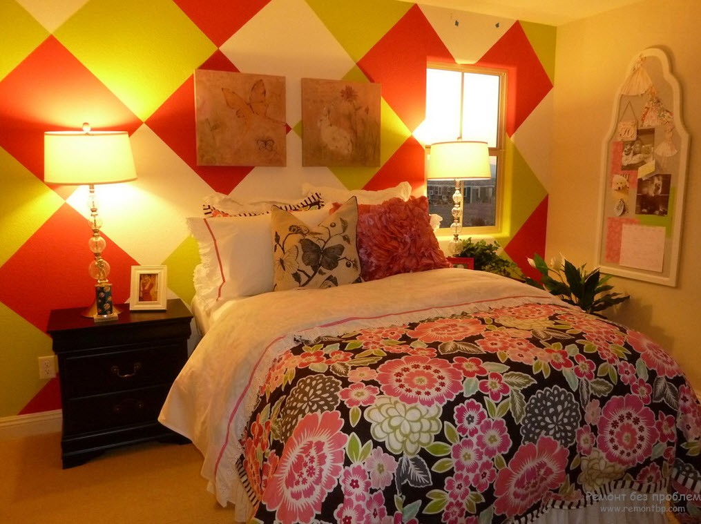 красочный дизайн спальной комнаты
