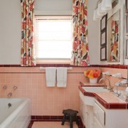 Сочный интерьер ванной в персиковом цвете