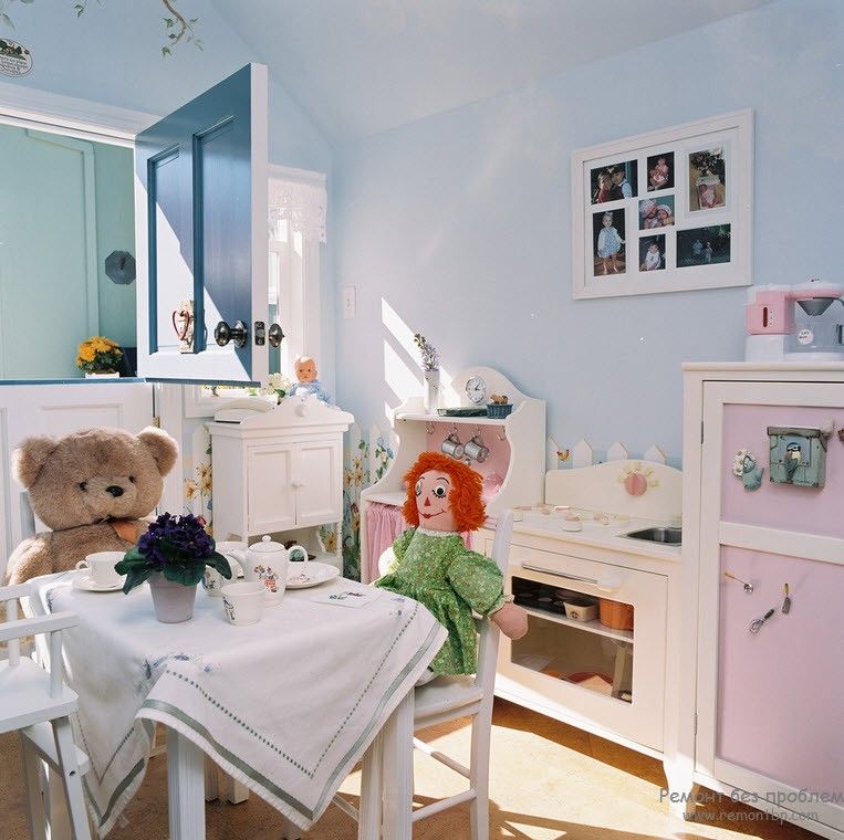 Набор безопасной мебели для комнаты ребенка ясельного возраста