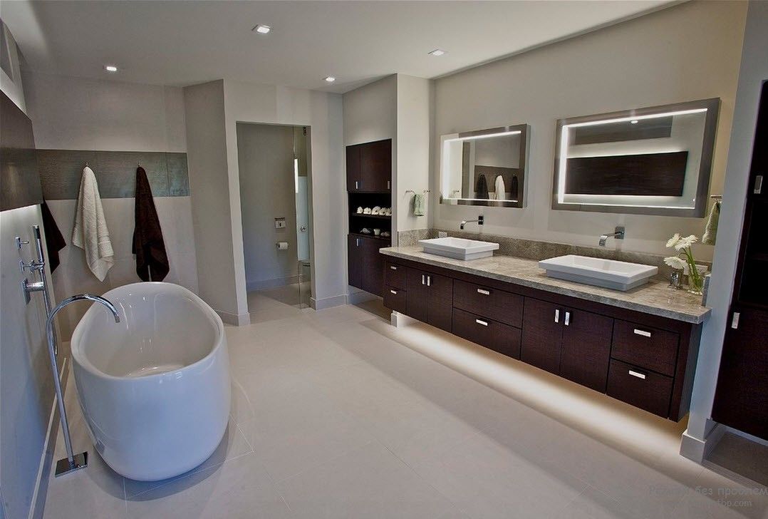 Дизайн у класичному стилі сучасної ванної кімнати
