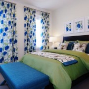 Цветочный рисунок в сине-белом исполнении