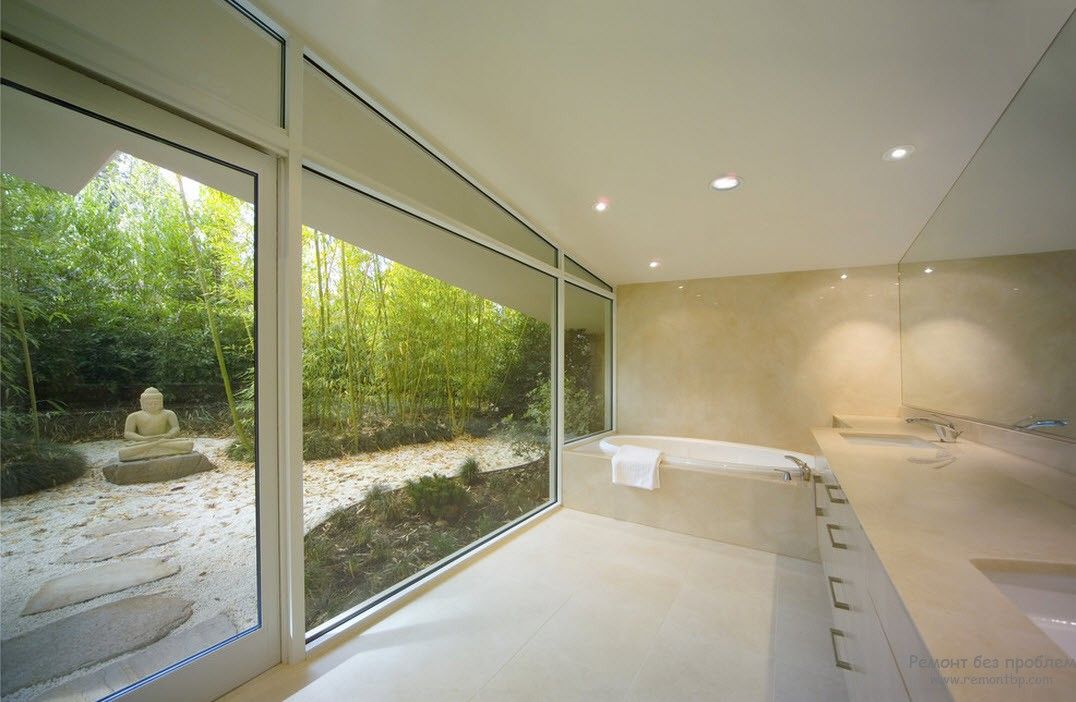 Ефектна ванна кімната в стилі мінімалізм з точковим освітленням