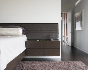 Спальня с использованием двух контрастных цветов