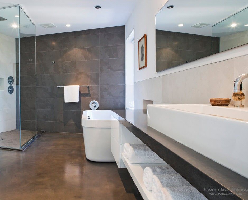 Поєднання темно-сірого з білим інтер'єром ванної кімнати в стилі мінімалізм